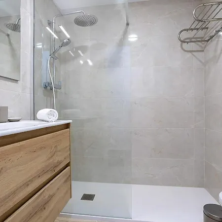 Genteel Avenida America Appartement *